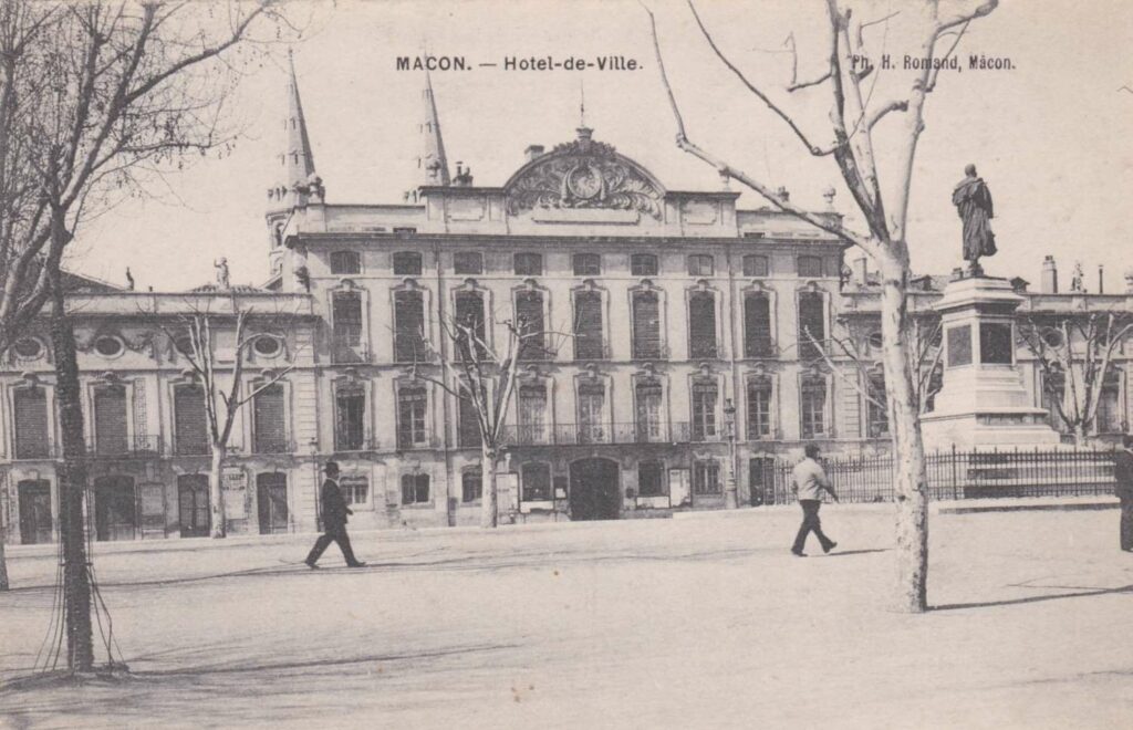 CPA Hôtel de Ville de Mâcon (Coll Mg)